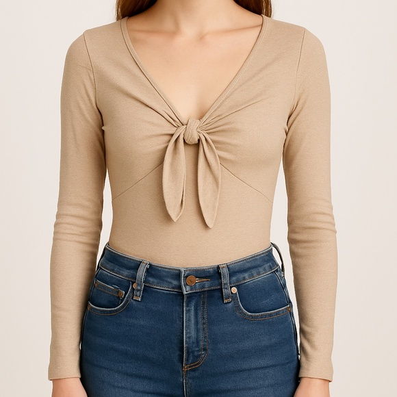 Abercrombie Fitch Bodysuit Tie Front V Neck Beige Small Clean Girl Minimalist - Picture 11 of 11